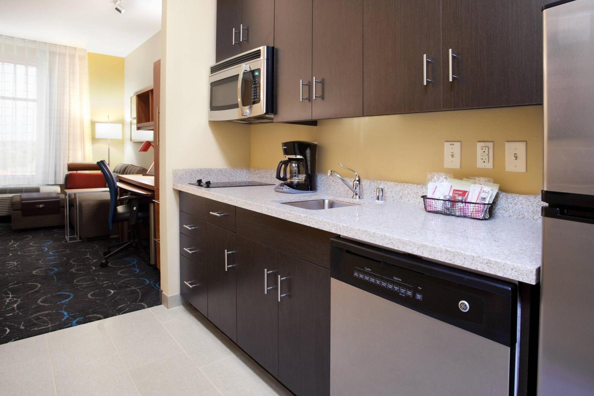 Towneplace Suites By Marriott קארסלבד מראה חיצוני תמונה
