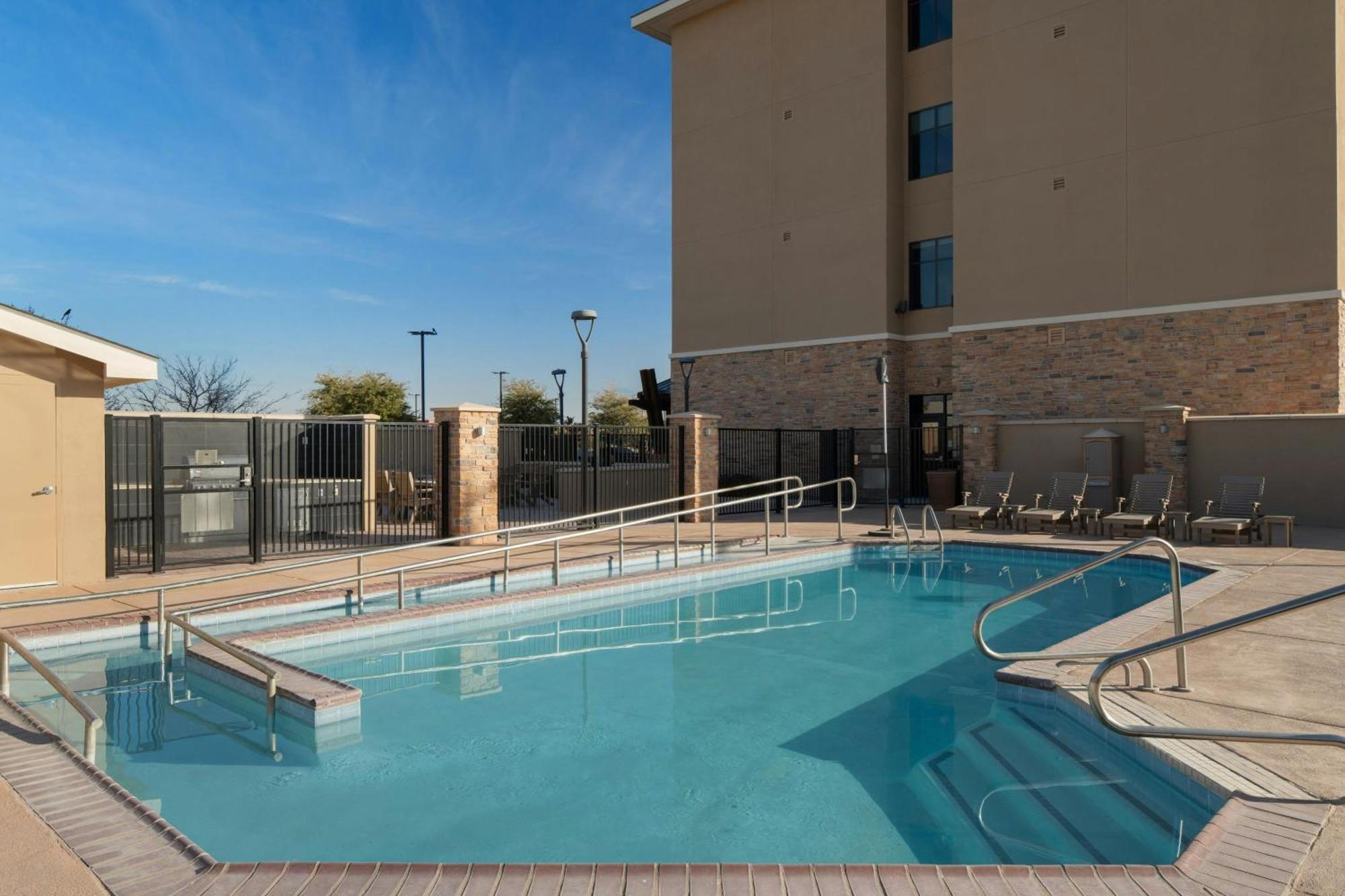 Towneplace Suites By Marriott קארסלבד מראה חיצוני תמונה