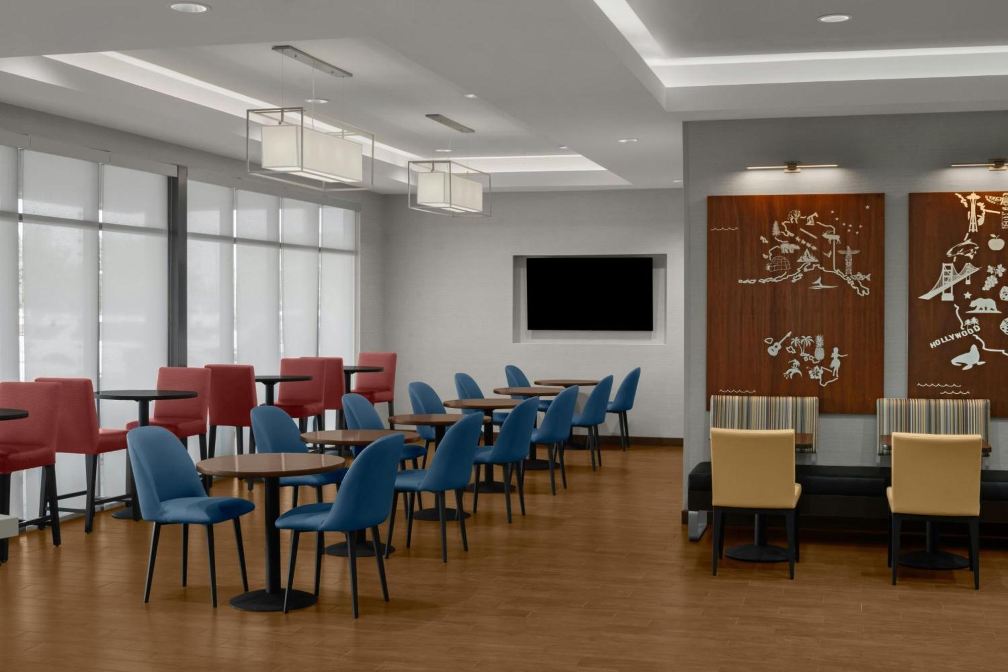 Towneplace Suites By Marriott קארסלבד מראה חיצוני תמונה