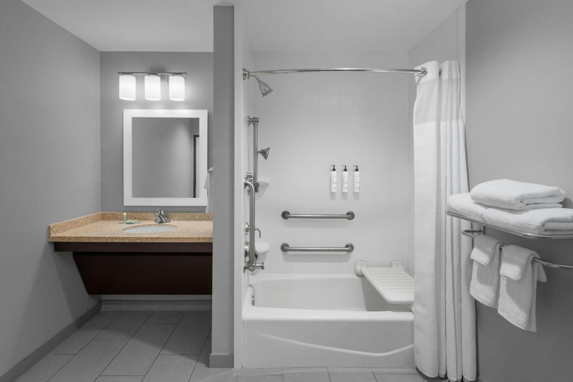 Towneplace Suites By Marriott קארסלבד מראה חיצוני תמונה