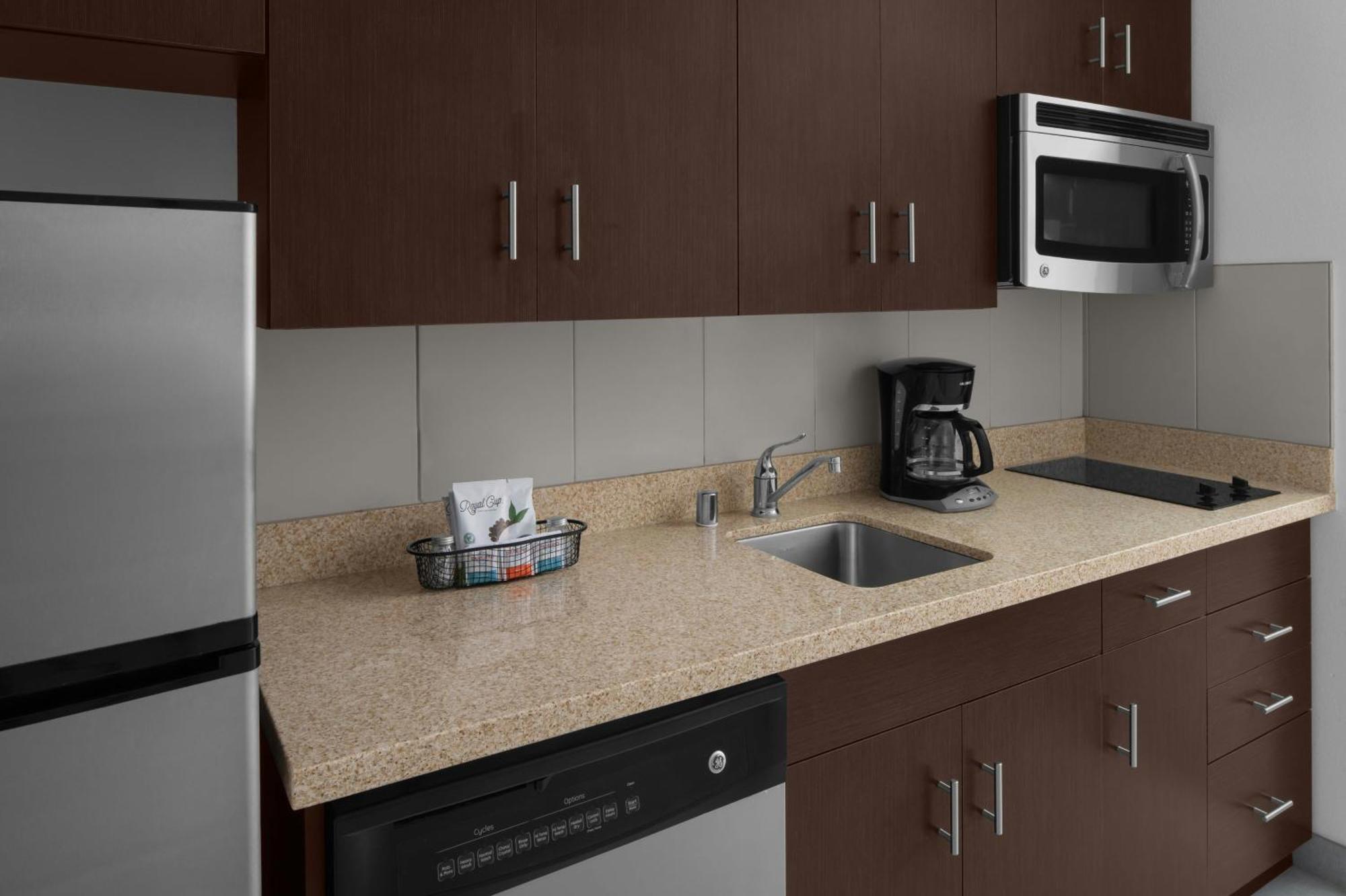 Towneplace Suites By Marriott קארסלבד מראה חיצוני תמונה