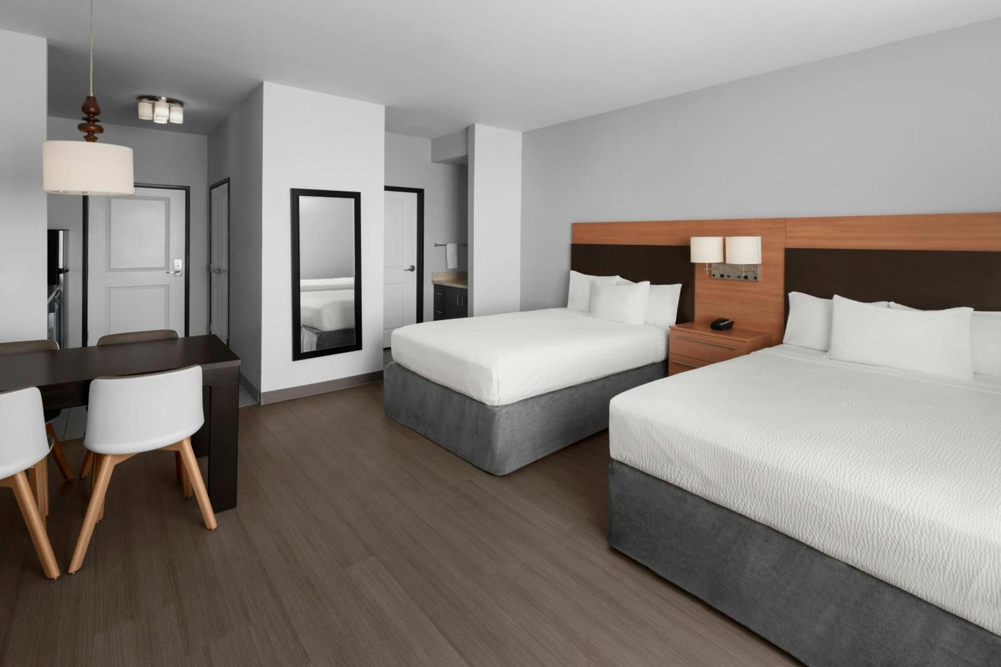 Towneplace Suites By Marriott קארסלבד מראה חיצוני תמונה