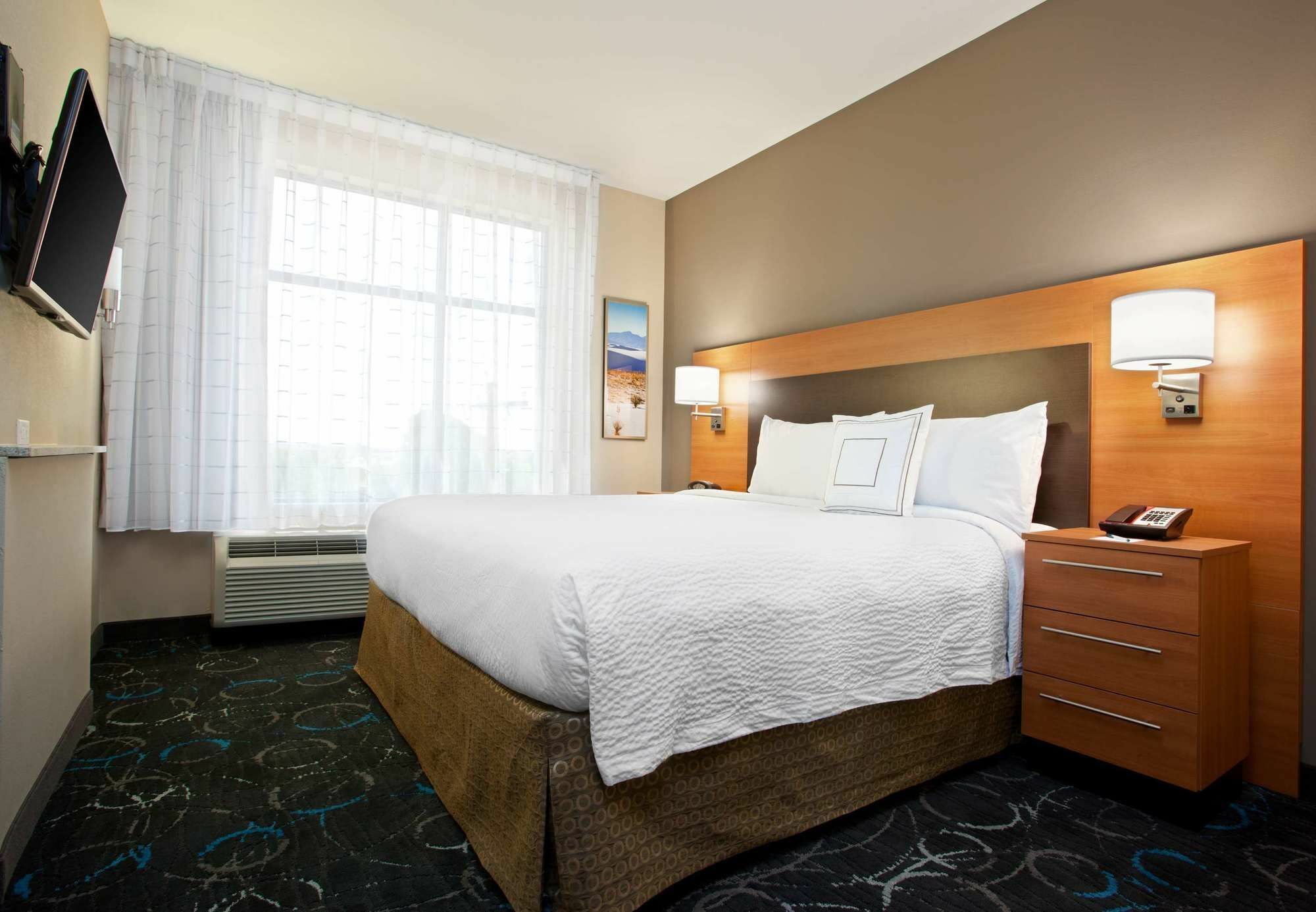 Towneplace Suites By Marriott קארסלבד מראה חיצוני תמונה